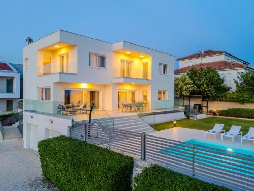 New Luxury Villa "Via"