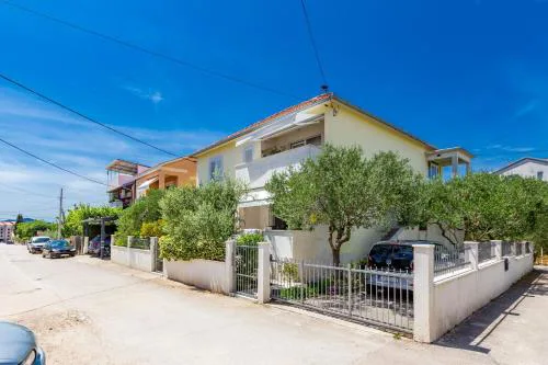Olive three bedroom apartment