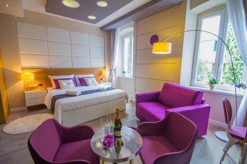 Peninsula Luxury Rooms