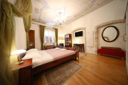Petrizio Palace