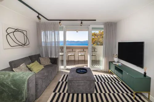 Pied-à-terre by Belmont Realty