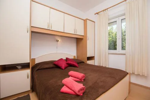 Ruhiges Appartement Mit Terrasse In Strandnähe