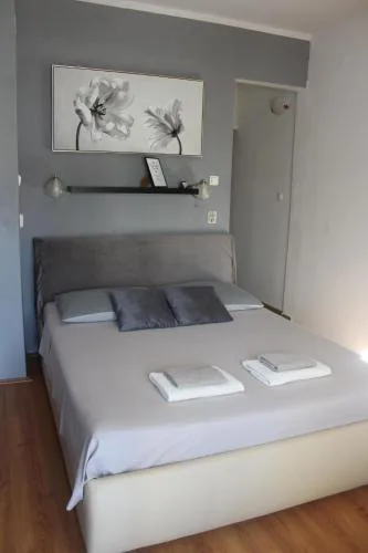 Schönes Gästezimmer mit großer Sonnenterrasse