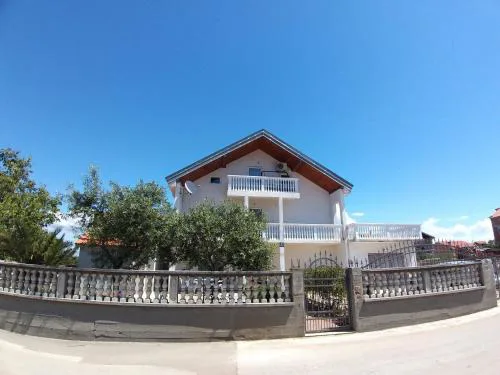 Sunny apartment Jukic with sea view