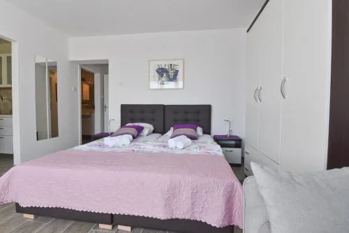 Tonik Apartments