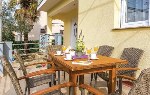 Two-Bedroom Holiday Home In Zadar