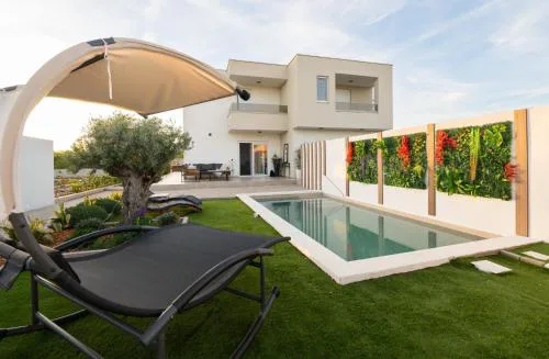 Villa Marimar with pool, Zadar