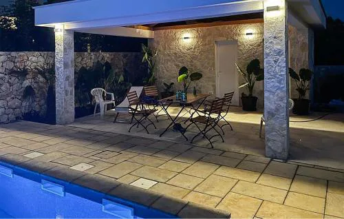 Amazing Apartment In Zaton