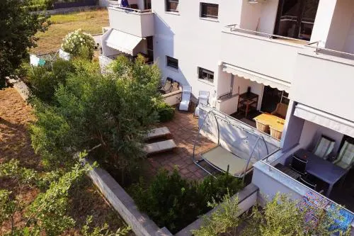 APARTMENT SECRET GARDEN 3