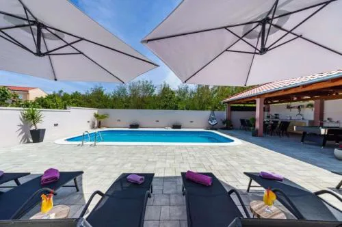 House Luxury Villa with pool