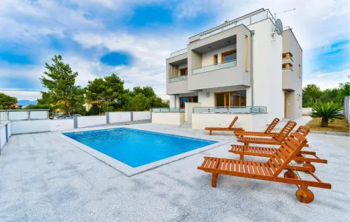 Lovely Home In Zaton With Wifi