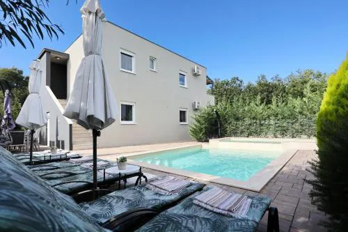 Villa Rocky with heated pool & free bikes