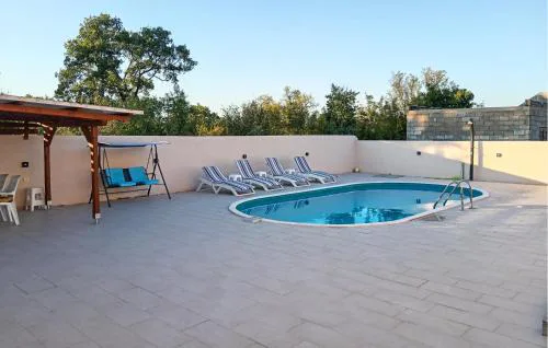 Awesome Home In Benkovac With Wifi