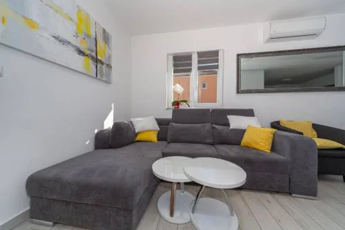 Modern groundfloor apartment for 2