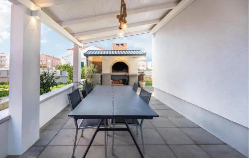 Stunning Apartment In Biograd Na Moru