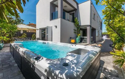 Stunning Home In Biograd