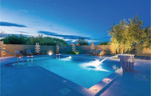 Two-Bedroom Apartment In Biograd