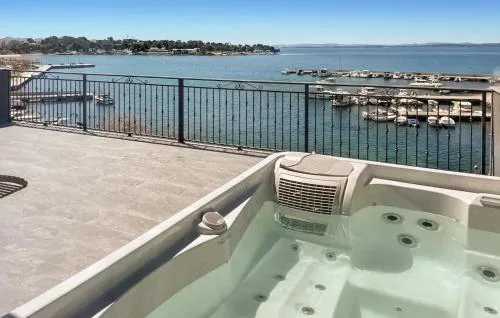 Amazing Apartment In Petrcane With Wifi