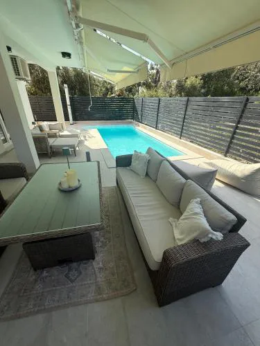 M RESIDENCE