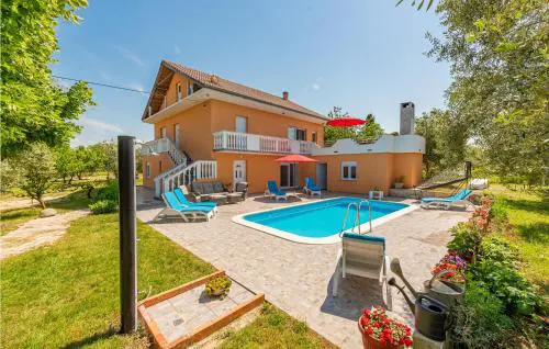 Gorgeous Apartment In Dracevac Ninski