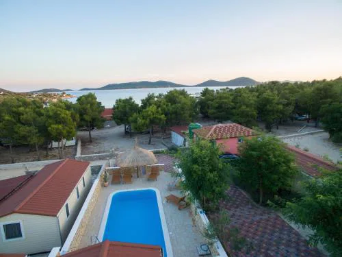 Camp Lana with pool