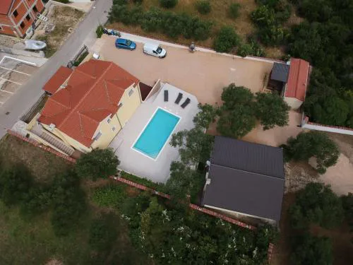 Family-friendly apartments with swimming pool Drage, Biograd - 5904