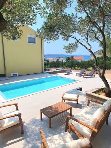 One-Bedroom Apartment in Drage I