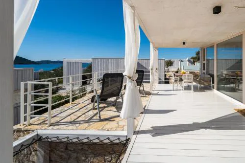 SeaBreeze Villa Buqez