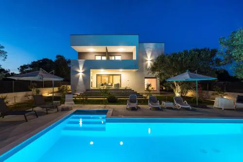Apartment Vista Mare 1 with heated pool