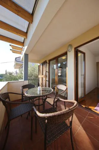 Be-Bu-Mar Apartments