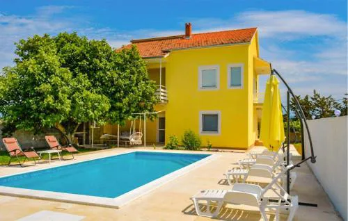 Cozy Apartment In Sveti Filip I Jakov