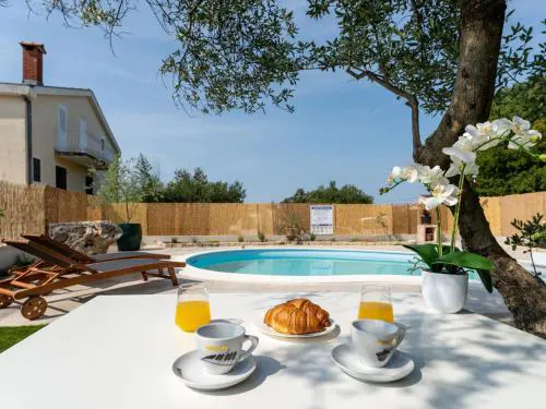 Holiday Home Pacin by Interhome