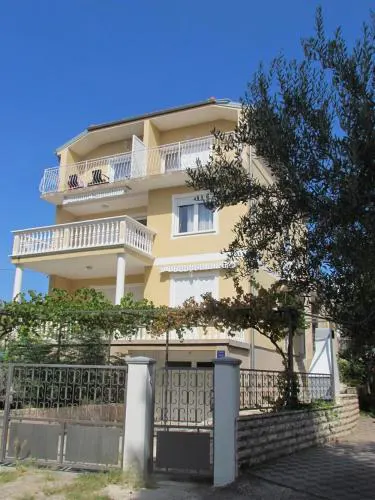 Holiday house Damir
