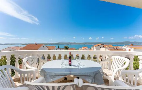 Lovely Apartment In Sveti Filip I Jakov