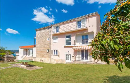 Lovely Apartment In Sveti Filip I Jakov