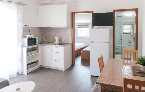 Lovely Apartment In Sveti Filip I Jakov