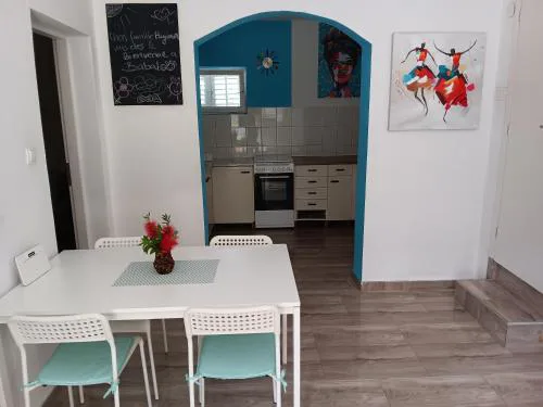 Babaloo Beach Apartments