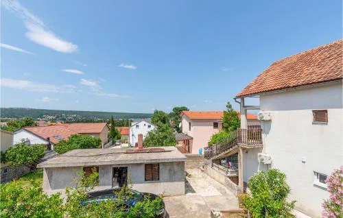 Stunning Apartment In Karin Gornji