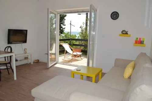 Apartment in Maslenica (Beach 100m), Zadar County