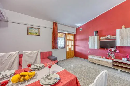 Silver Cherry Apartments