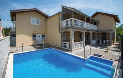 Gorgeous Apartment In Kakma With Wifi