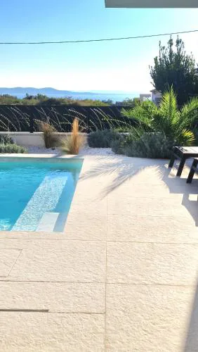 Villa 1