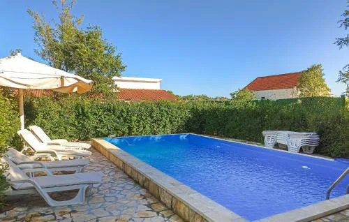 Gorgeous Home In Lisane Tinjske