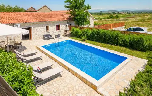 Two-Bedroom Holiday Home In Lisane Tinjske