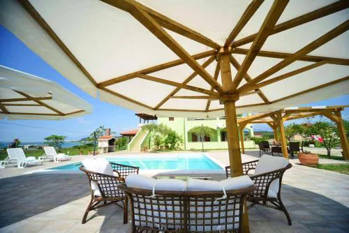 Sea View Apartment + Pool, Ljubač, 32 m²