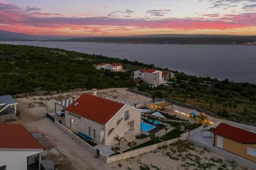 Family friendly house with a swimming pool Maslenica, Novigrad - 20492