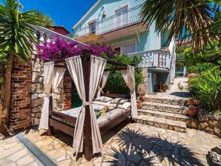 Holiday Home Maslenica with Sea Views & Pool