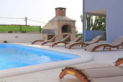 Villa M