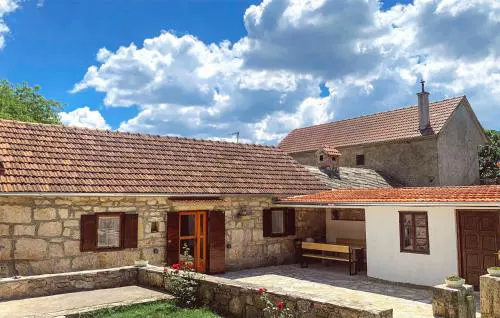 1 Bedroom Lovely Home In Medvida