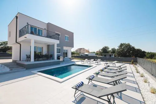 Peaceful IviCasa with private pool